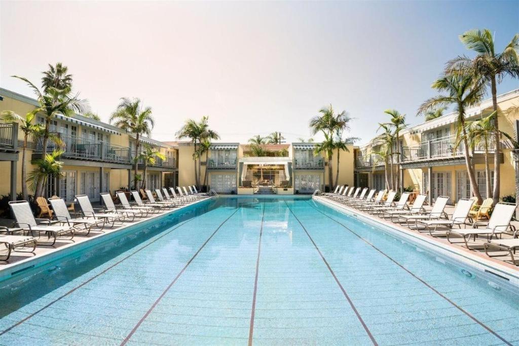 The Lafayette Hotel, Swim Club &